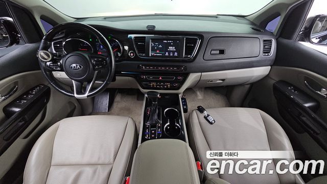 Kia Carnival 9-Seater Prstige 2019 — фото 7