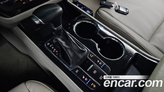 Kia Carnival 9-Seater Prstige 2019 — фото 9