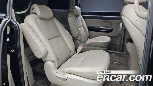 Kia Carnival 9-Seater Prstige 2019 — фото 15