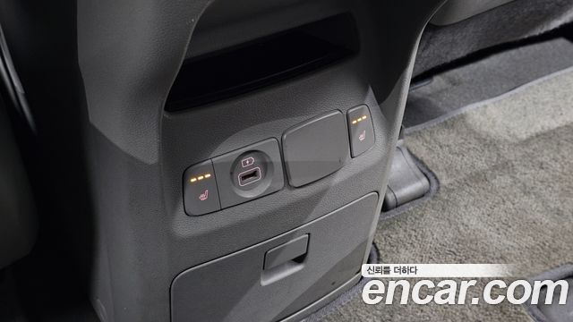 Kia Carnival 9-Seater Prstige 2019 — фото 22