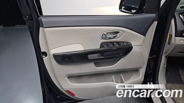 Kia Carnival 9-Seater Prstige 2019 — фото 30