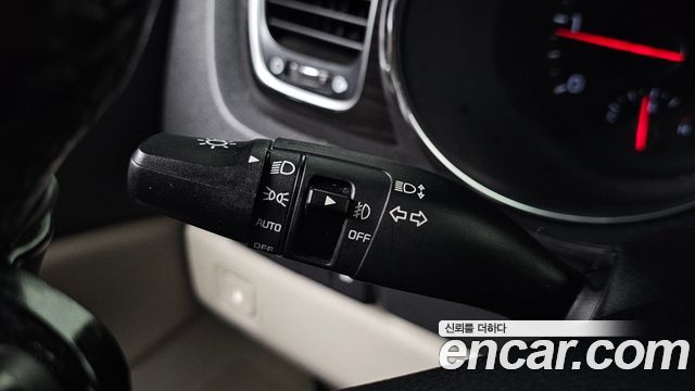 Kia Carnival 9-Seater Prstige 2019 — фото 35