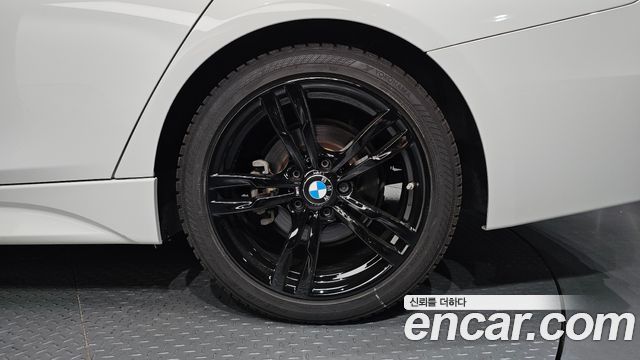 BMW 3 Series (F30) 320i M Sport 2017 — фото 21