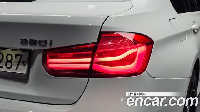 BMW 3 Series (F30) 320i M Sport 2017 — фото 23