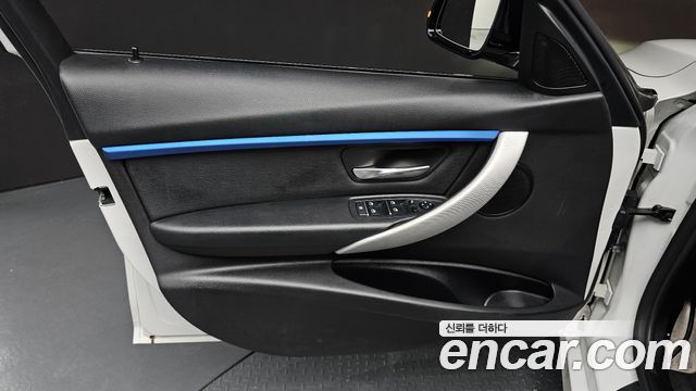 BMW 3 Series (F30) 320i M Sport 2017 — фото 24