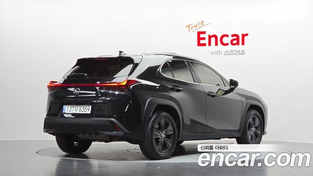 Lexus UX250h 2.0 2WD 2024 — фото 2