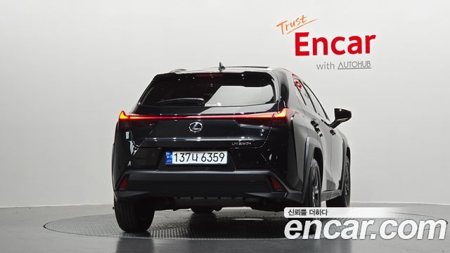 Lexus UX250h 2.0 2WD 2024 — фото 4