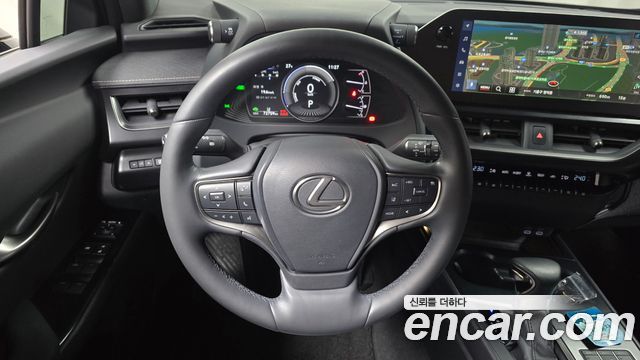 Lexus UX250h 2.0 2WD 2024 — фото 12