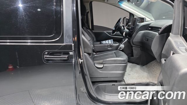 Hyundai Staria L3.5 Cargo 3-Seater Modern 2022 — фото 11