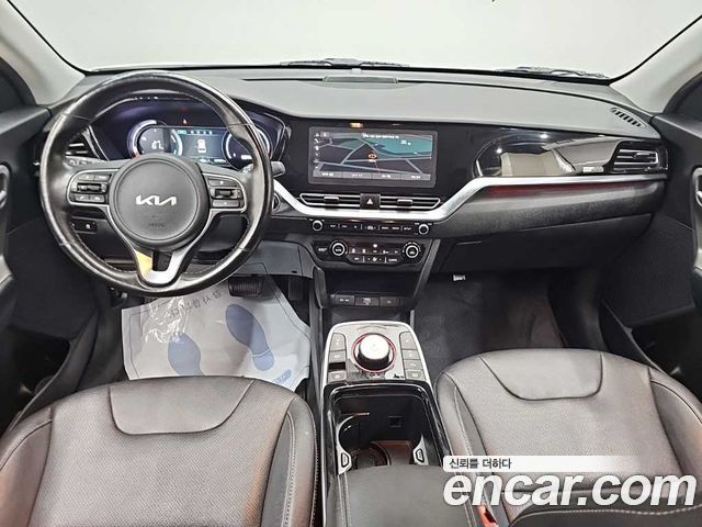 Kia Niro Plus Air 2023 — фото 7