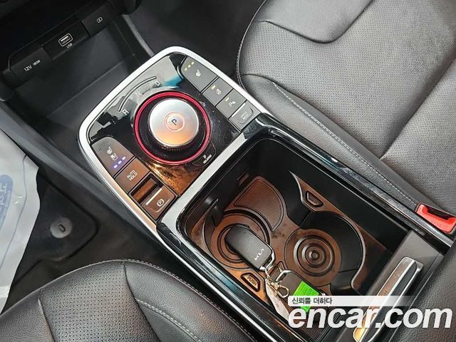 Kia Niro Plus Air 2023 — фото 8
