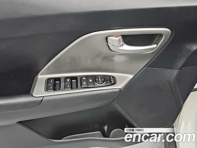 Kia Niro Plus Air 2023 — фото 20