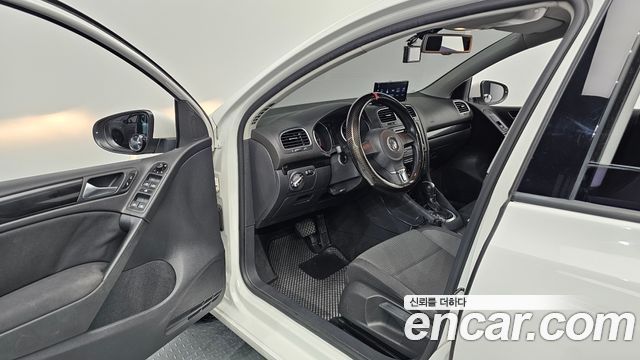 Volkswagen Golf (VI) 1.6 TDI Blue Motion 2012 — фото 10