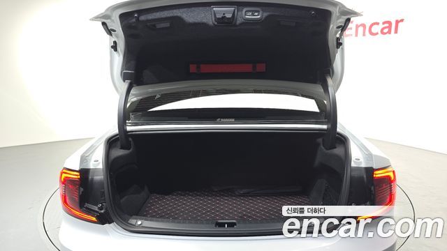 Volvo S90 B5 Ultra Bright 2025 — фото 23