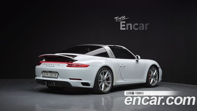 Porsche 911 TARGA 4S 991 2017 — фото 2