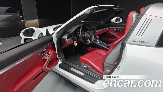 Porsche 911 TARGA 4S 991 2017 — фото 10