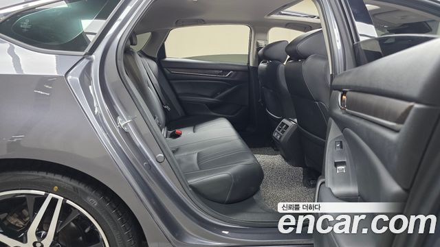 Honda Accord (X) 2.0 Hybrid Touring 2021 — фото 11