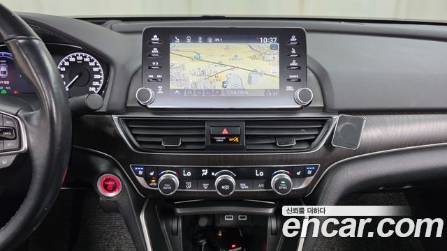 Honda Accord (X) 2.0 Hybrid Touring 2021 — фото 13