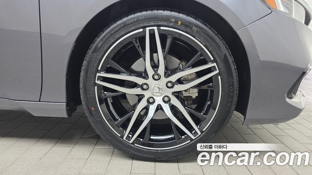 Honda Accord (X) 2.0 Hybrid Touring 2021 — фото 21