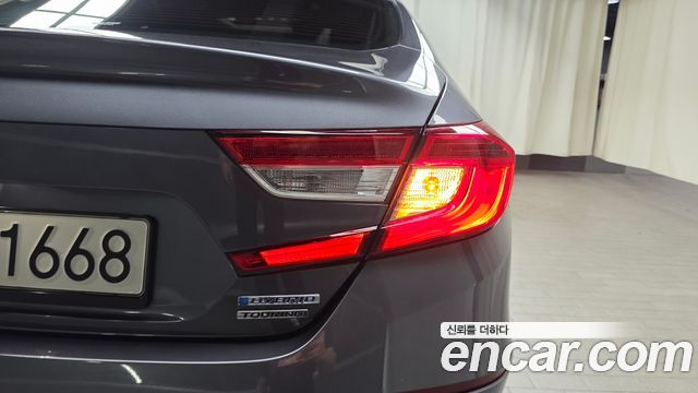 Honda Accord (X) 2.0 Hybrid Touring 2021 — фото 23