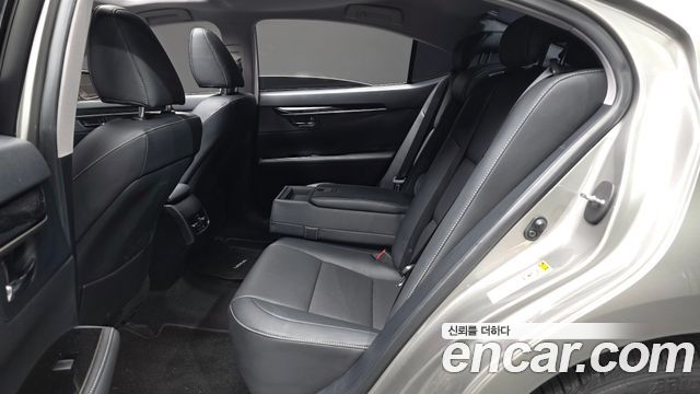 Lexus ES350 Premium XV60 2016 — фото 12