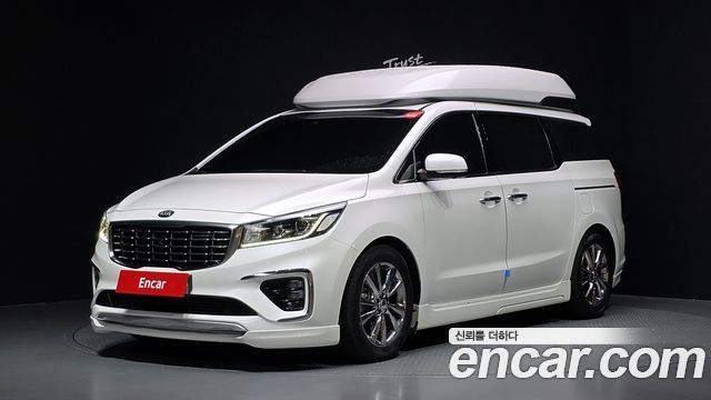 Kia Carnival 9-Seater Hi-Limousine Noblesse Special 2019 — фото 1