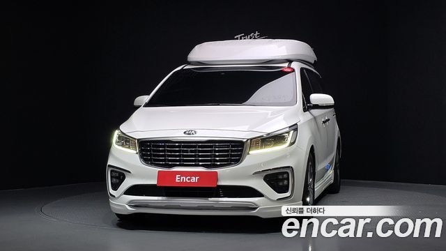 Kia Carnival 9-Seater Hi-Limousine Noblesse Special 2019 — фото 3
