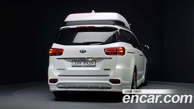 Kia Carnival 9-Seater Hi-Limousine Noblesse Special 2019 — фото 4