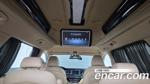 Kia Carnival 9-Seater Hi-Limousine Noblesse Special 2019 — фото 16