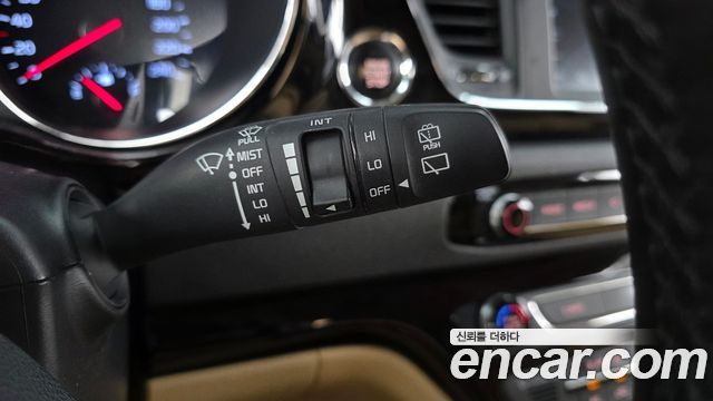 Kia Carnival 9-Seater Hi-Limousine Noblesse Special 2019 — фото 18