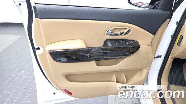 Kia Carnival 9-Seater Hi-Limousine Noblesse Special 2019 — фото 24