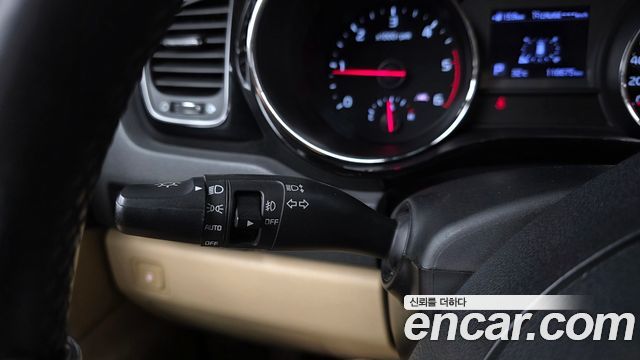 Kia Carnival 9-Seater Hi-Limousine Noblesse Special 2019 — фото 29