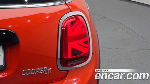 MINI Cooper S Standard Third Generation 2019 — фото 23