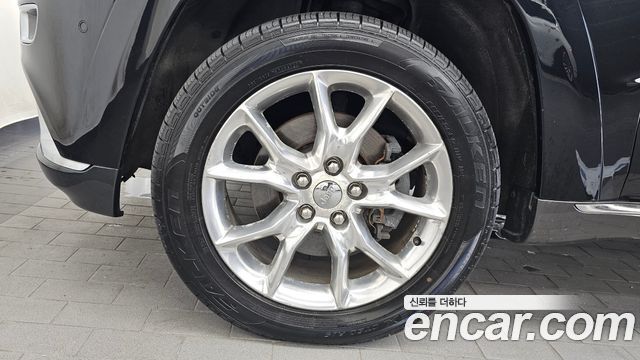 Jeep Grand Cherokee 3.0 Diesel Overland Summit WK2 2014 — фото 5