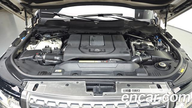 Land Rover Range Rover (IV) 4.4 SDV8 AB DIESEL 2017 — фото 6