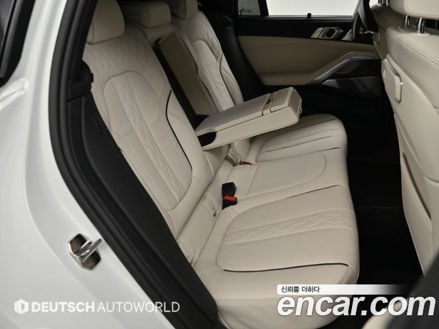 BMW X6 (G06) xDrive40i M Sport 2025 — фото 16