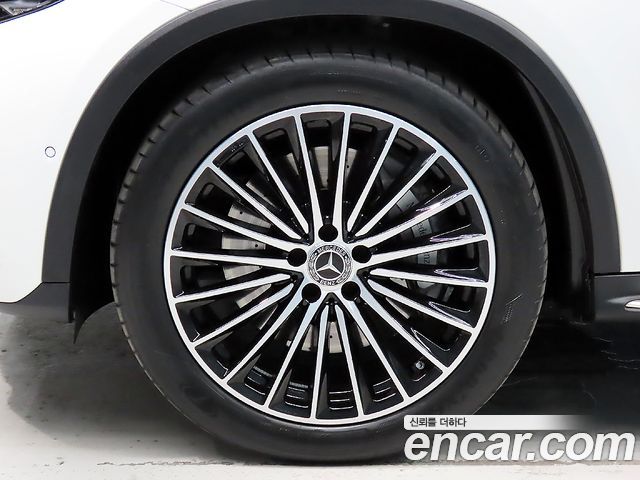 Mercedes-Benz GLC-Class (X254) GLC300 4MATIC AMG Line 2024 — фото 5