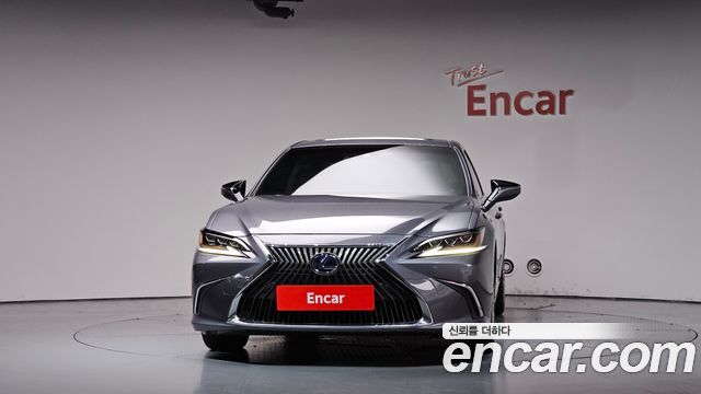 Lexus ES300h (VII) Executive 2020 — фото 3