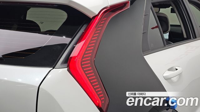 Kia Niro Signature 2024 — фото 23