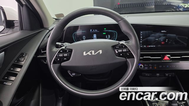 Kia Niro Prestige 2022 — фото 13