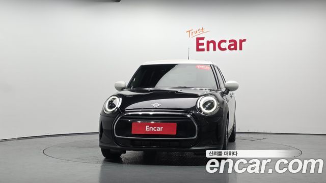 MINI Cooper 5Door Classic Third Generation 2023 — фото 3