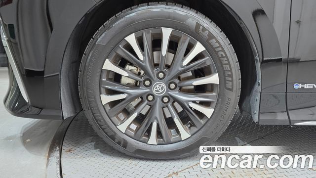 Toyota Alphard (IV) 2.5 HEV Executive AWD 2024 — фото 5