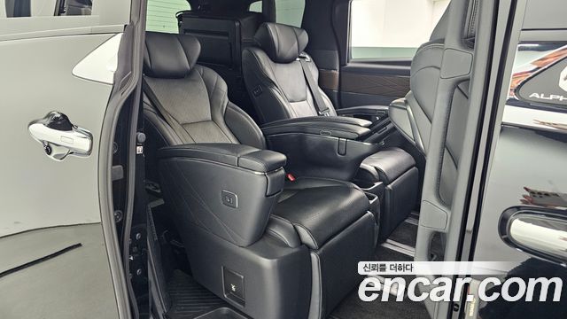 Toyota Alphard (IV) 2.5 HEV Executive AWD 2024 — фото 11