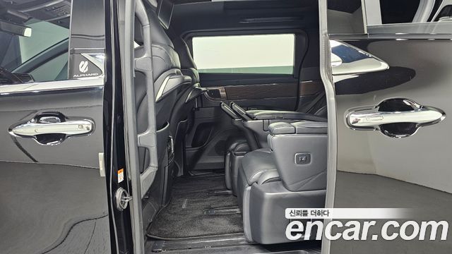 Toyota Alphard (IV) 2.5 HEV Executive AWD 2024 — фото 12