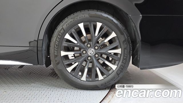 Toyota Alphard (IV) 2.5 HEV Executive AWD 2024 — фото 21