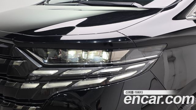 Toyota Alphard (IV) 2.5 HEV Executive AWD 2024 — фото 22