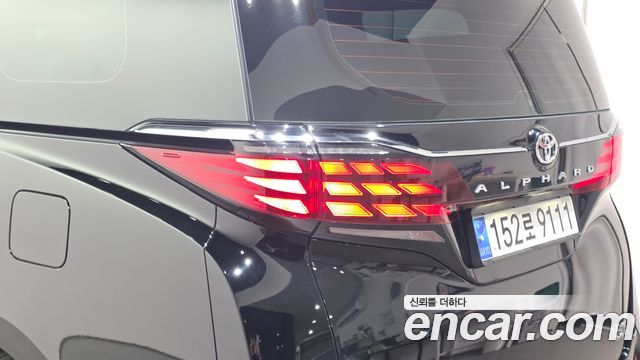 Toyota Alphard (IV) 2.5 HEV Executive AWD 2024 — фото 23