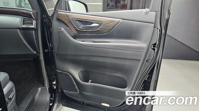 Toyota Alphard (IV) 2.5 HEV Executive AWD 2024 — фото 25