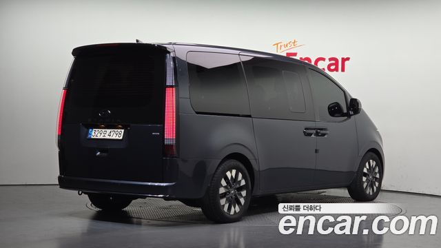 Hyundai Staria 4WD Lounge 9-Seater Inspiration 2023 — фото 2