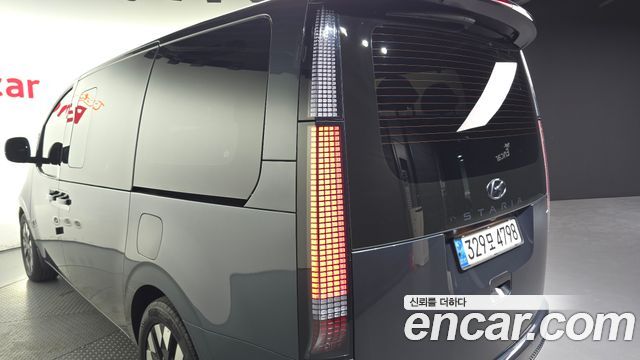 Hyundai Staria 4WD Lounge 9-Seater Inspiration 2023 — фото 23